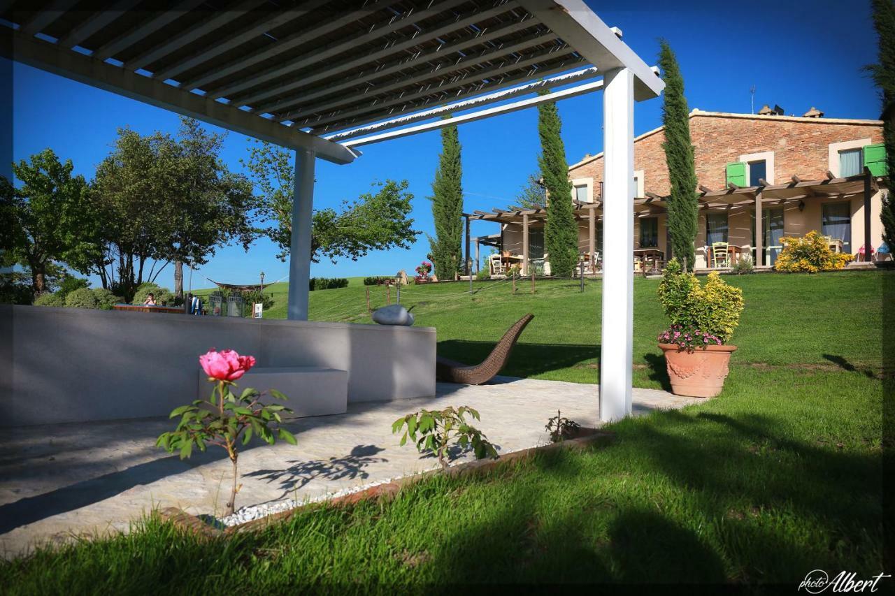 Le Maracla Country House Iesi Exterior photo