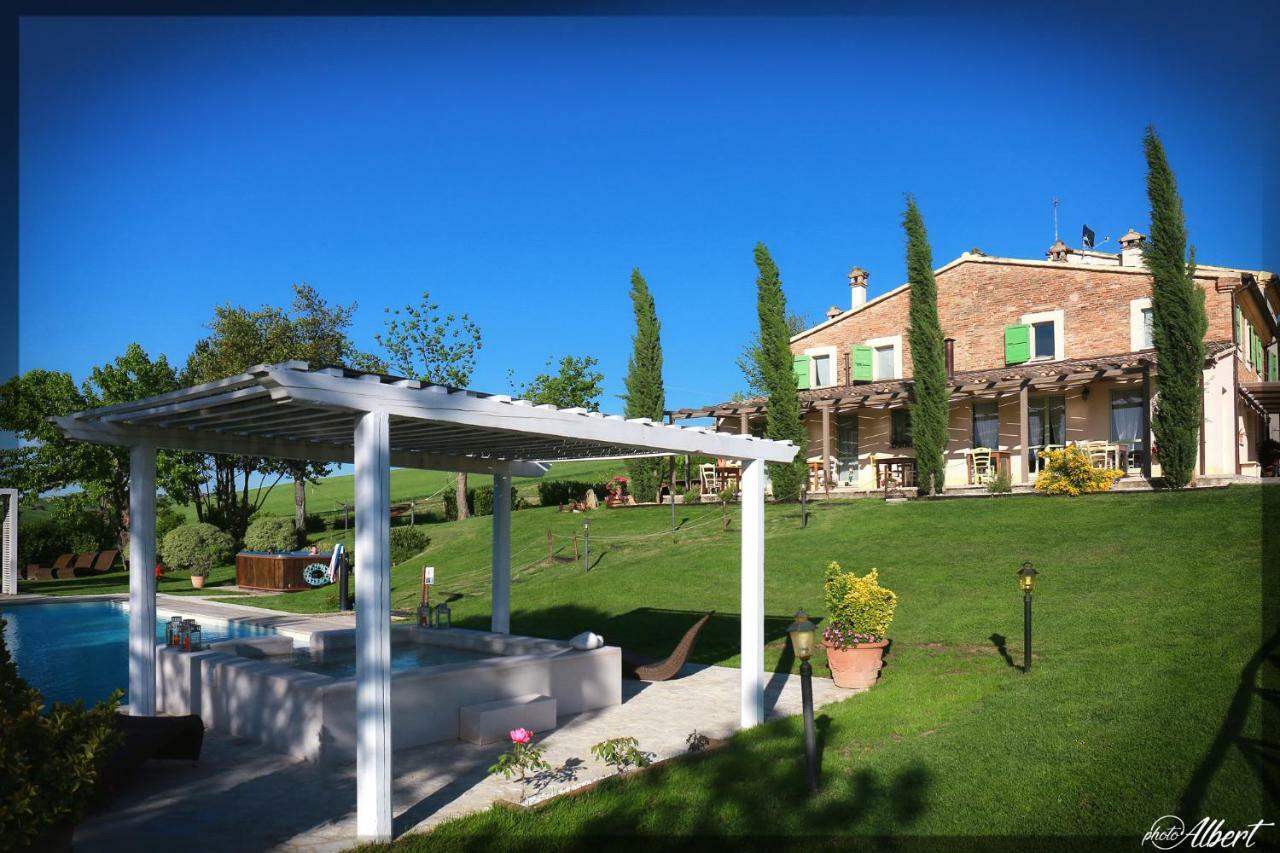 Le Maracla Country House Iesi Exterior photo