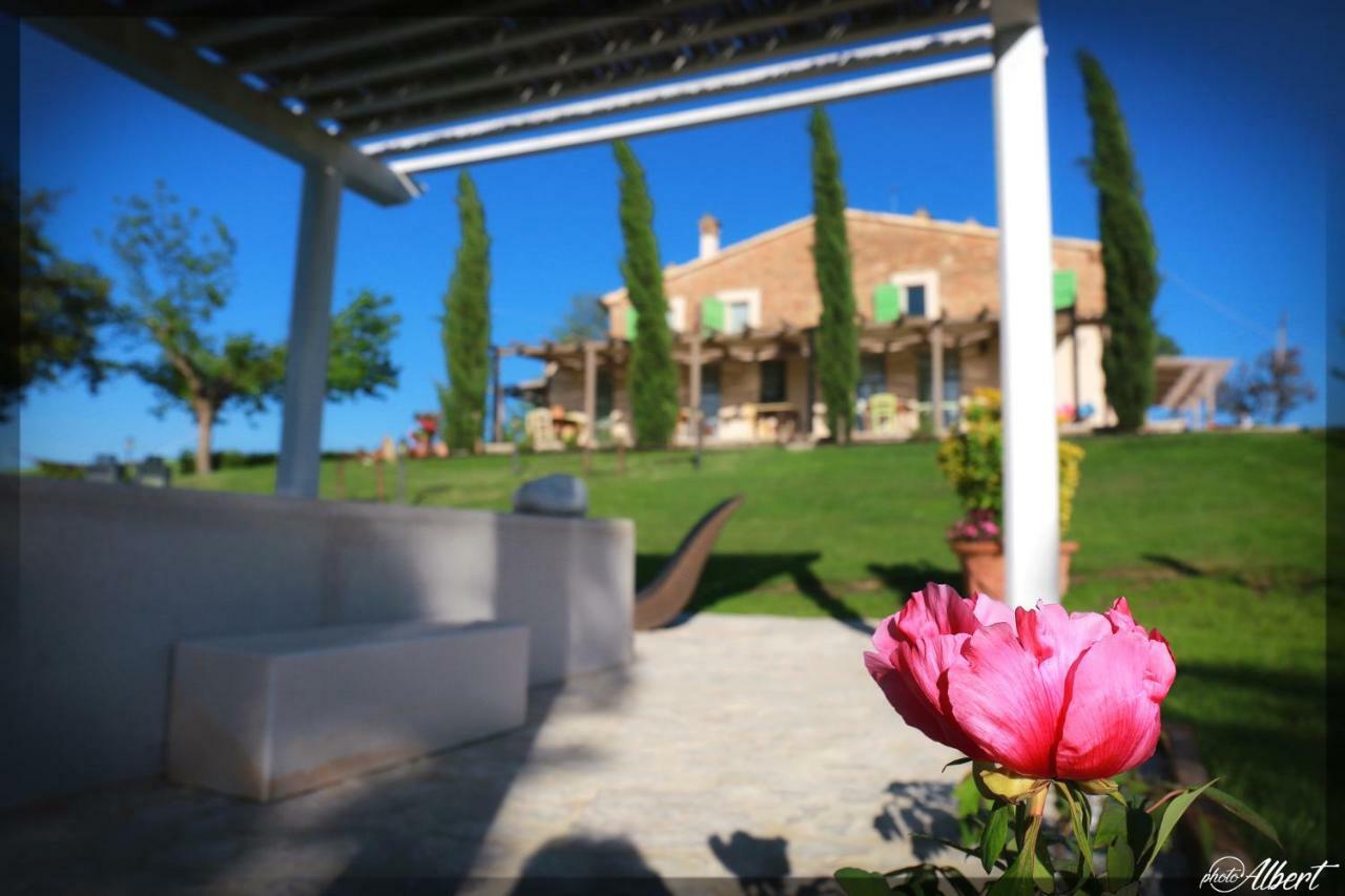 Le Maracla Country House Iesi Exterior photo