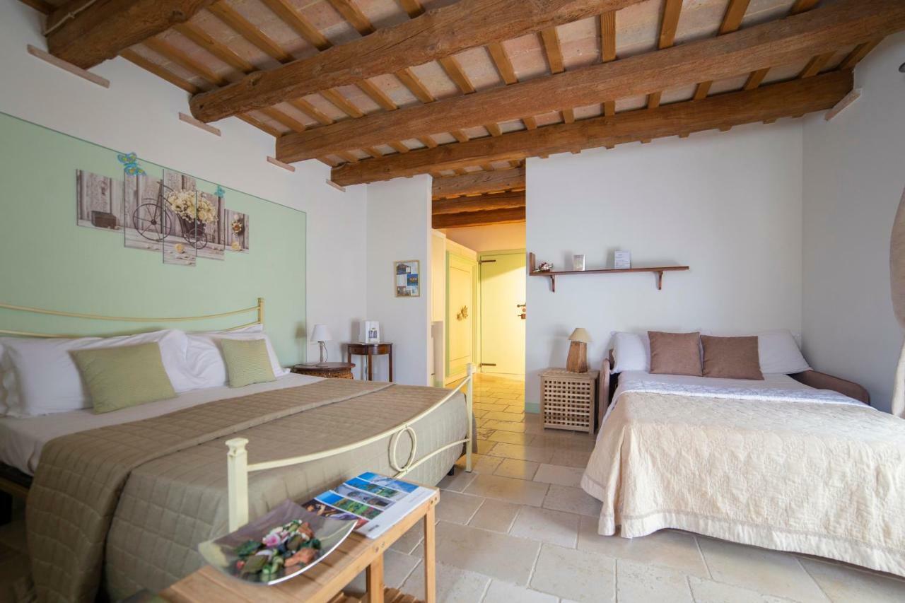 Le Maracla Country House Iesi Exterior photo