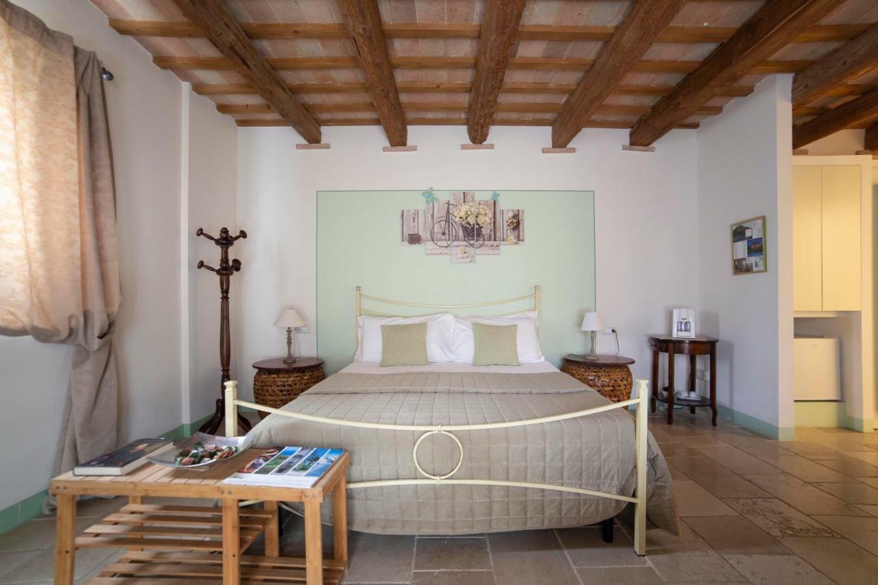 Le Maracla Country House Iesi Exterior photo