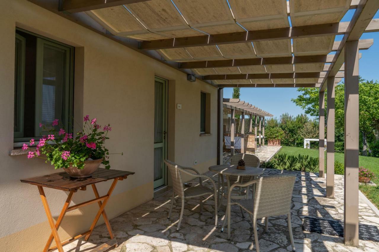 Le Maracla Country House Iesi Exterior photo